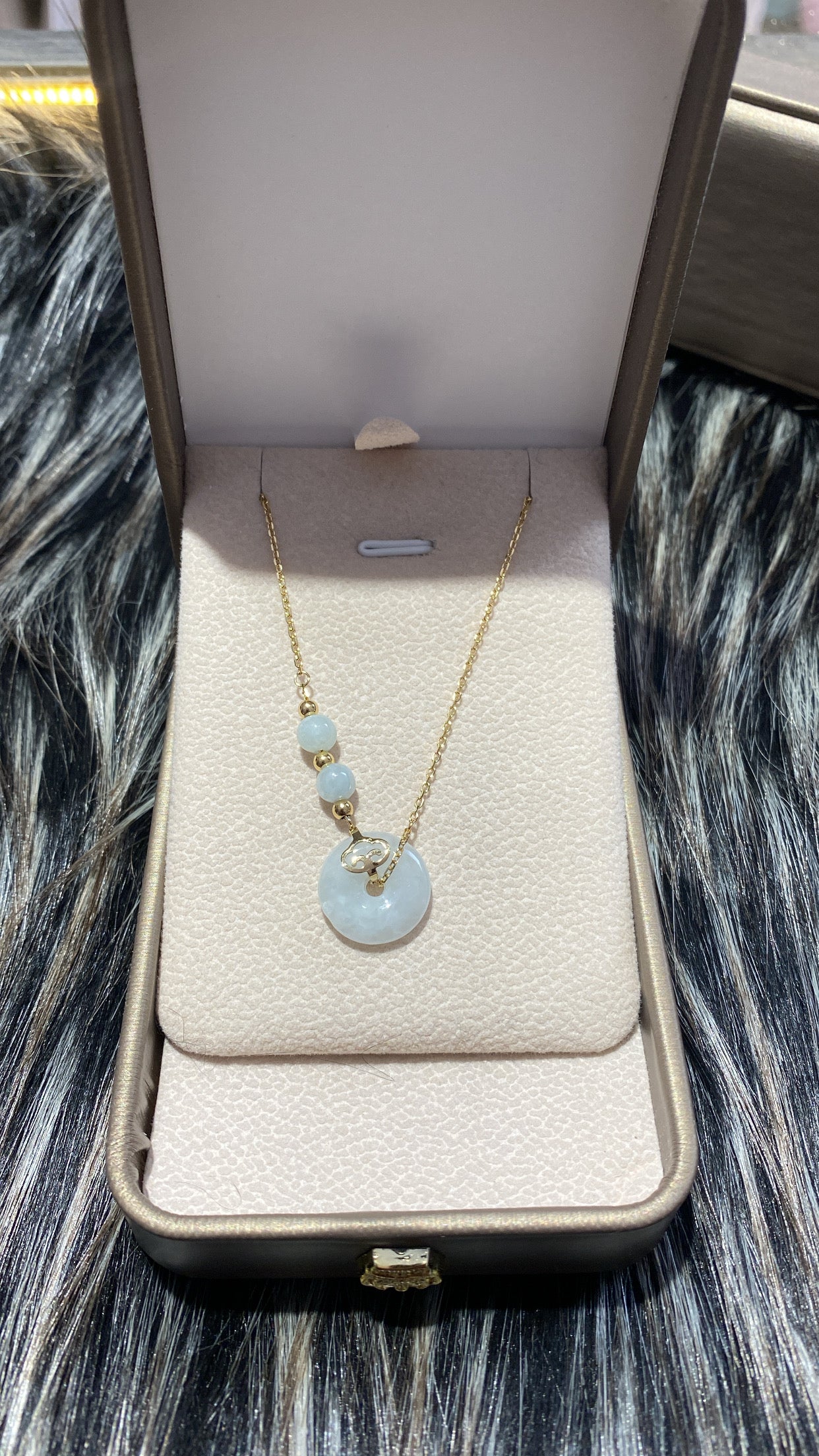 collier Carmelo