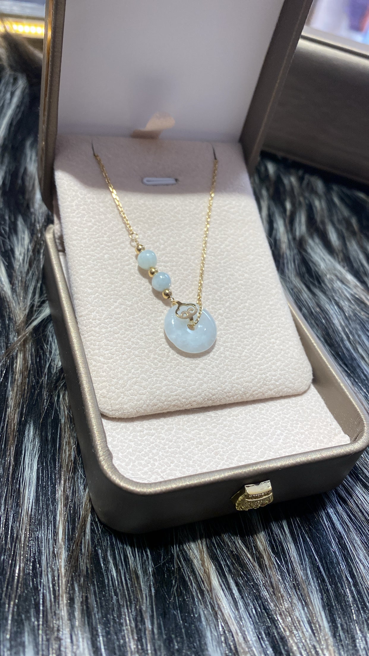 collier Carmelo